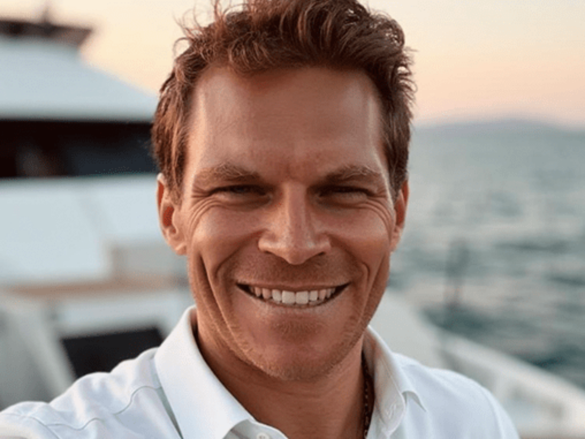 Julian Hosp: Der umstrittene Doktortitel des Krypto-Influencers unter der  Lupe – Block-Builders.de